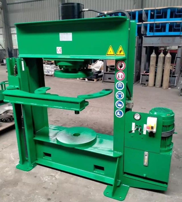 Presse hydraulique pour pneus pleins CAEL TP120T – 120 tonnes