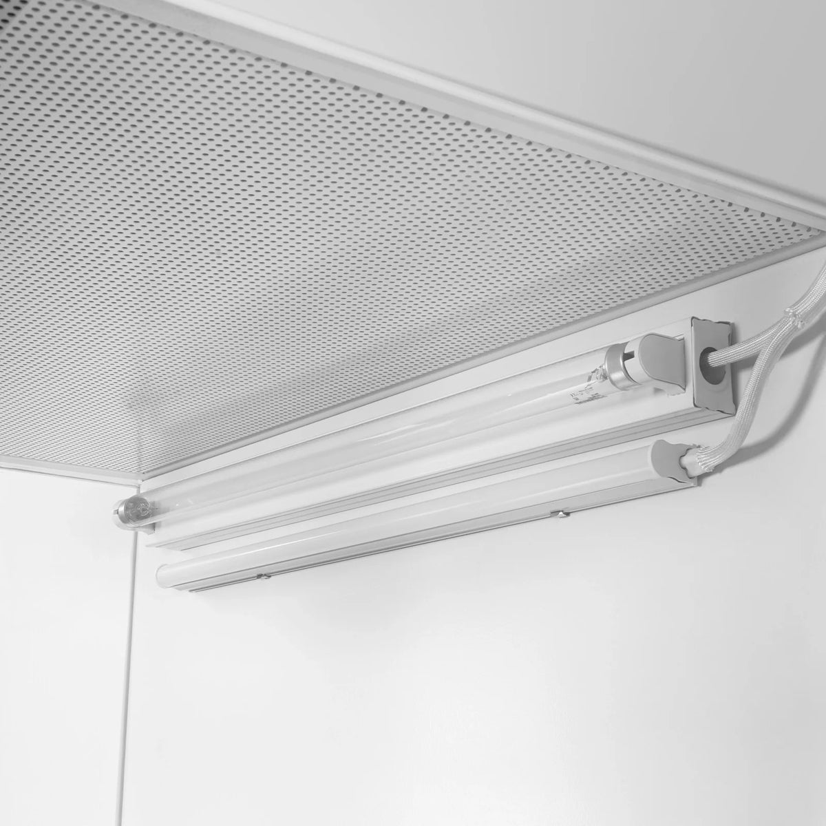 31.9" Wide CB-80Slim Desktop Vertical Laminar Flow Clean Bench with HEPA Filtration & UV Sterilization | ISO C - view 4