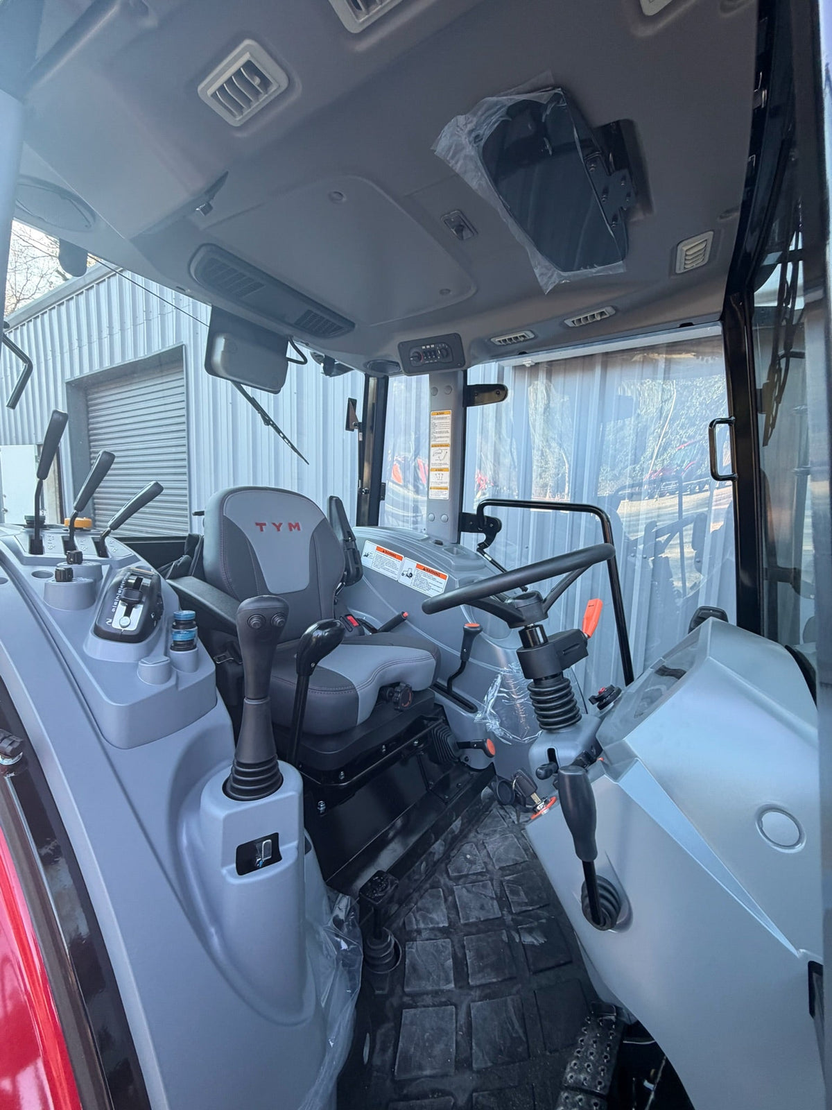 TYM 4058PC 58 HP Cab and Air Tractor (2026) - view 4