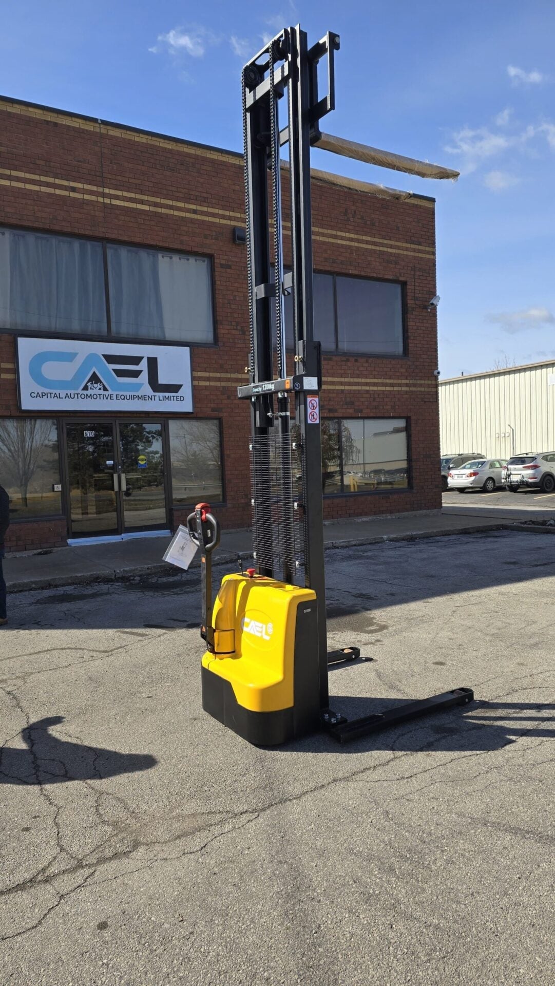 CAEL ESS-138 Gerbeur électrique à longerons – hauteur de levée 3,5 m (138 in)