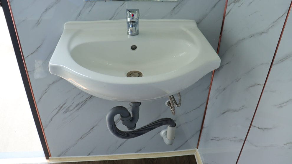Toilettes mobiles accessibles CAEL HAPR7-ADA 7 ft avec rampe
