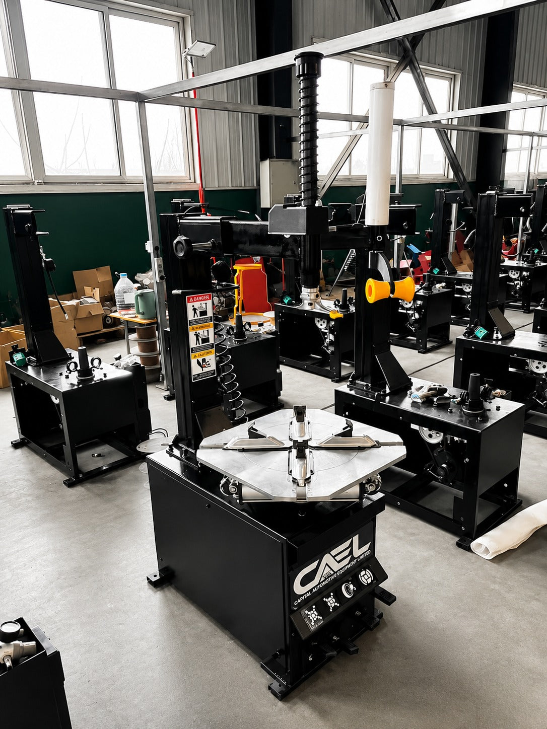 CAEL TC150 Reifenmontiermaschine mit Montagehilfe – Felgen 10–22"