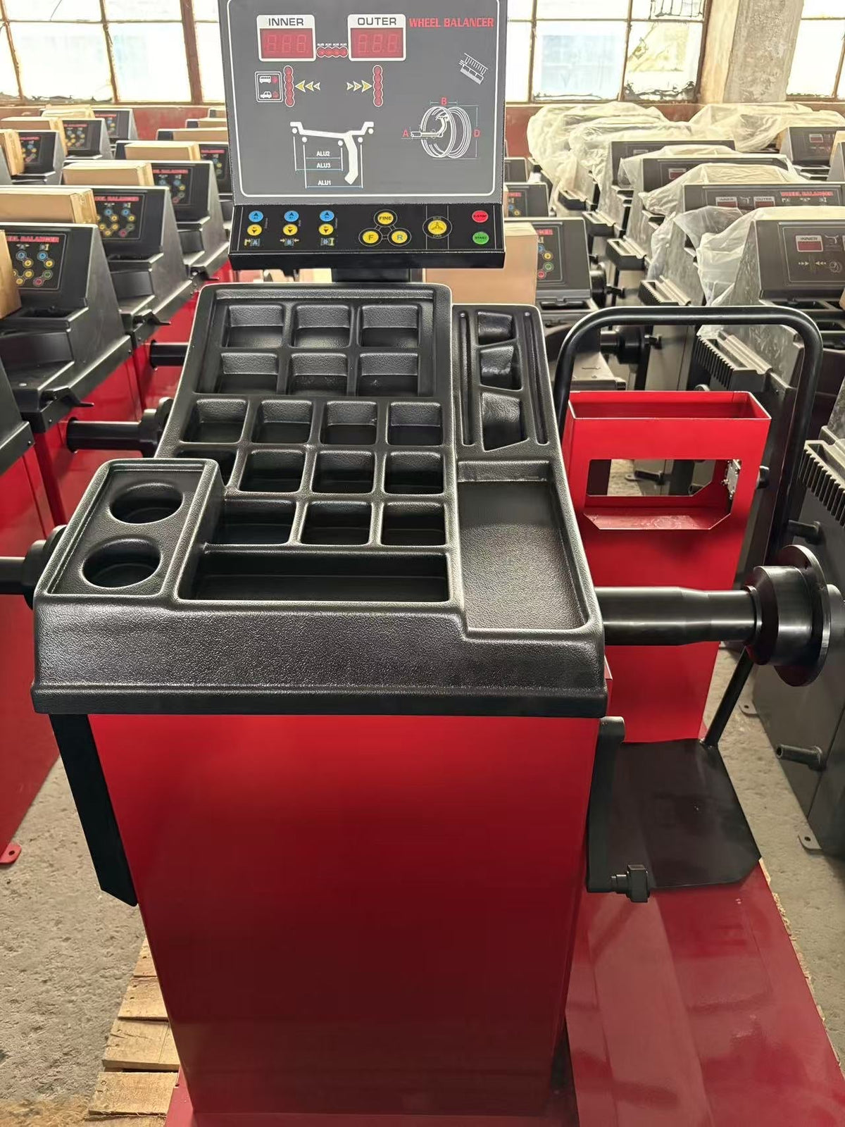 CAEL HWB100 Lkw-Reifenwuchtmaschine – Räder bis 150 kg