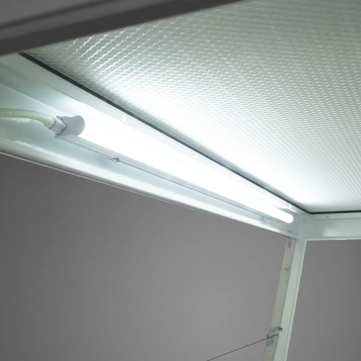 33.9" Wide CB-V1 Vertical Laminar Flow Clean Bench with HEPA Filtration & UV Sterilization | ISO Class 5 - view 12