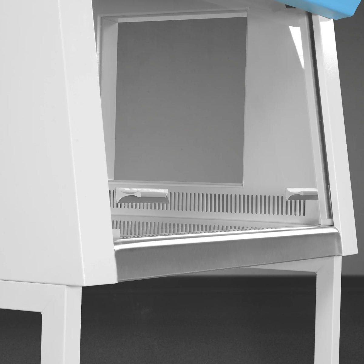 39" Wide CB-V1Pro Vertical Laminar Flow Clean Bench with HEPA Filtration & UV Sterilization | ISO Class 5 - view 9
