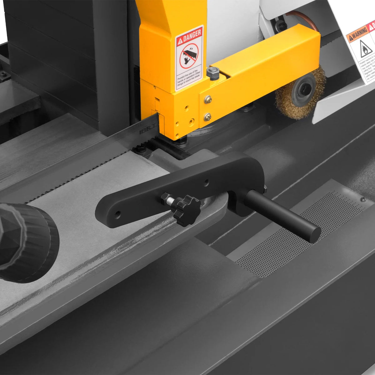 15.7 in Industrial Horizontal Metal Cutting Band Saw, Hydraulic Feed, 3.0/4.0 kW Motor, Manual Clamping, GH424 - view 17