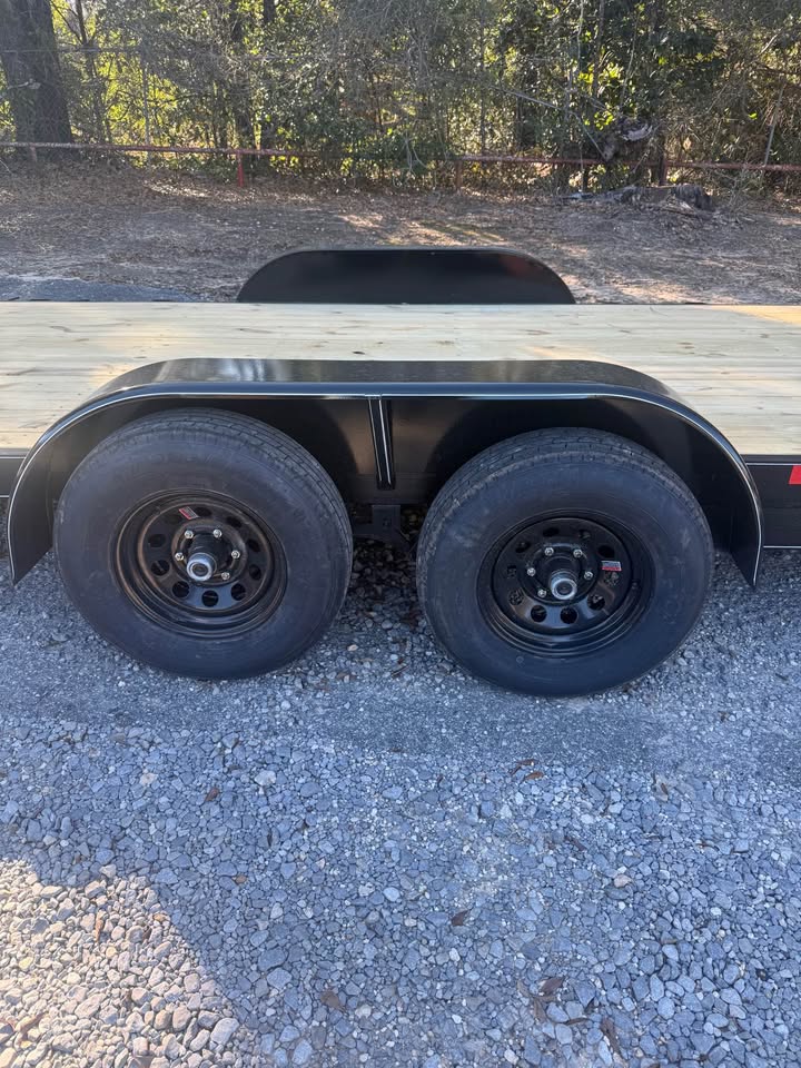 83 x 18 Tube Top Tandem Utility Trailer with 5 FT Slide-In Ramps - view 4