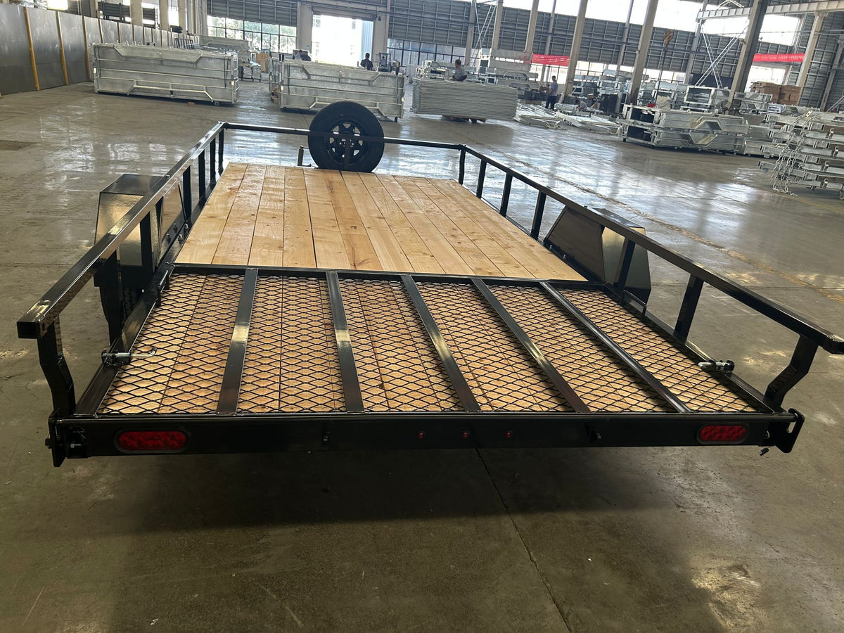 CAEL Tandemachs-Stahlanhänger – 82"×14' und 82"×16', zGG 7.000 lbs