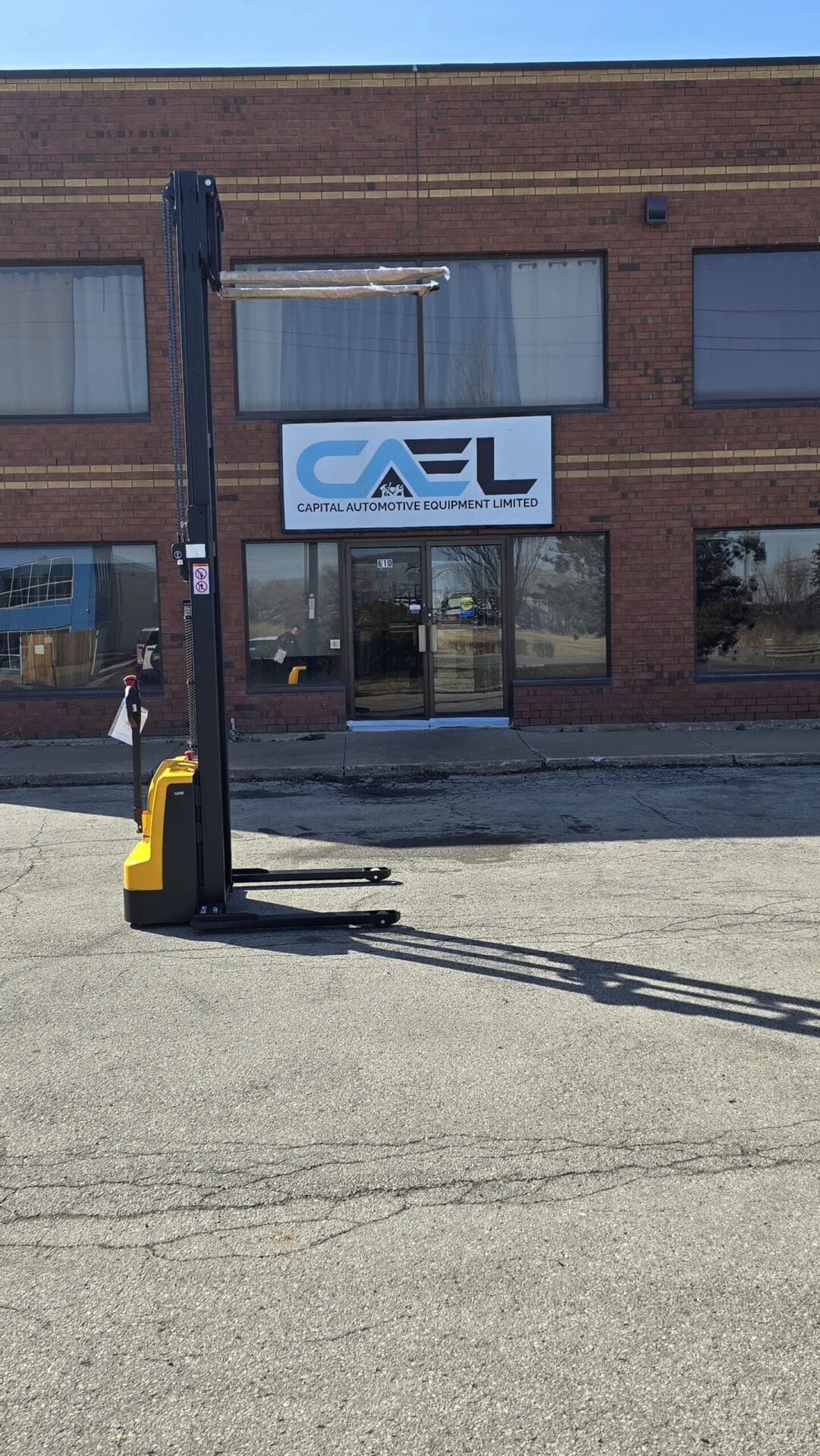 CAEL ESS-138 Gerbeur électrique à longerons – hauteur de levée 3,5 m (138 in)