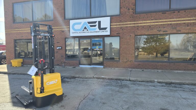 CAEL ESS-138 Gerbeur électrique à longerons – hauteur de levée 3,5 m (138 in)