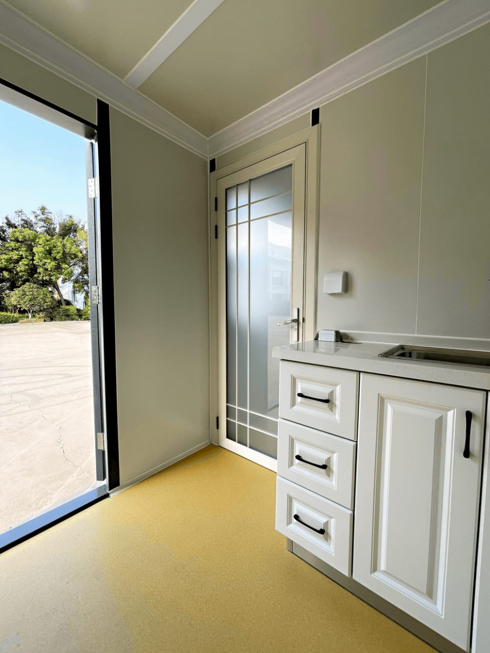 CAEL MOC20-BBK-110V 20 ft Mobile Office Cabin – Bedroom, Bathroom, Kitchen